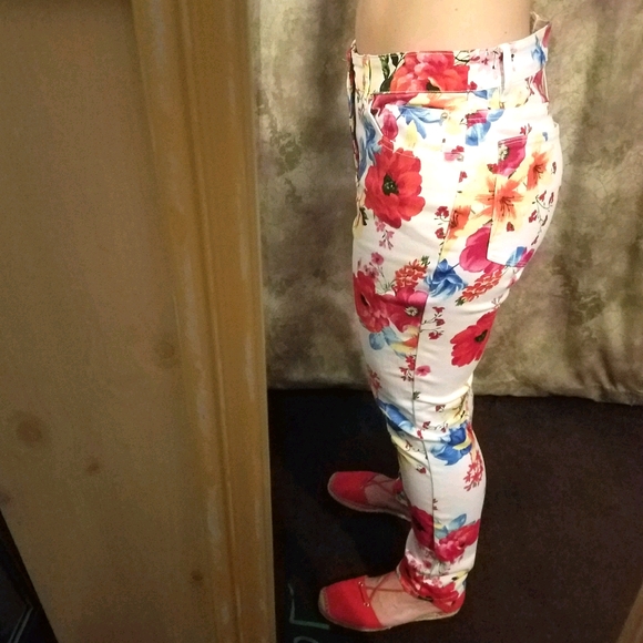 Republic Vibrant Red Floral Print Pants NWT Sz 8 - Picture 12 of 14